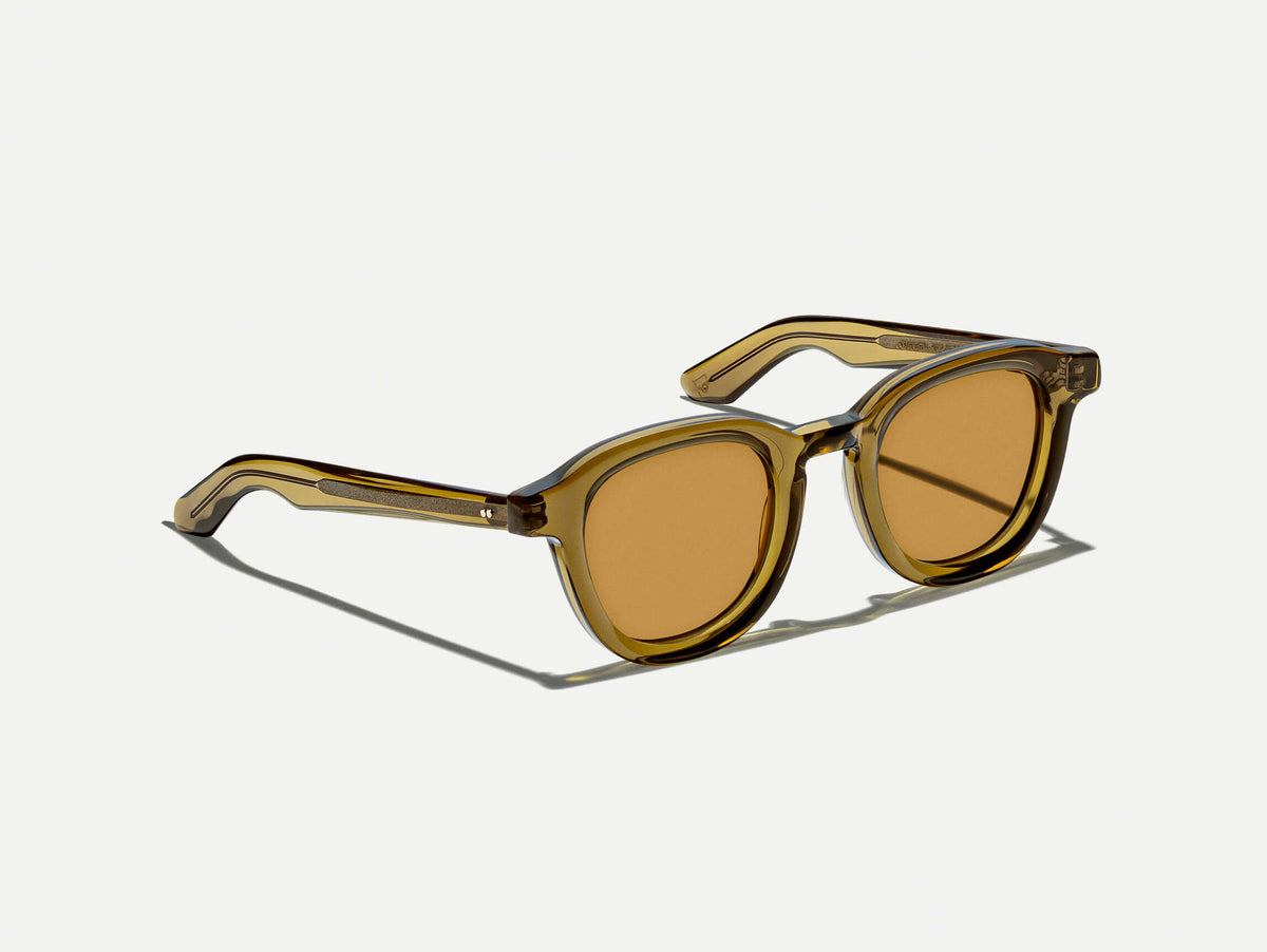 Το DAHVEN σε Olive Brown με φακούς με απόχρωση Amber