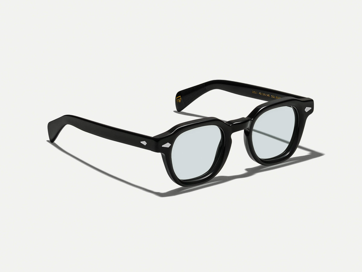 DOLT w kolorze Black z soczewkami BLUE+
