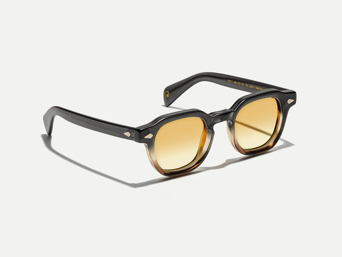 Il DOLT SUN in Grey-Brown Fade con lenti sfumate Chestnut Fade