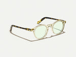 Il MILTZEN in Citron/Tortoise con lenti GREEN+